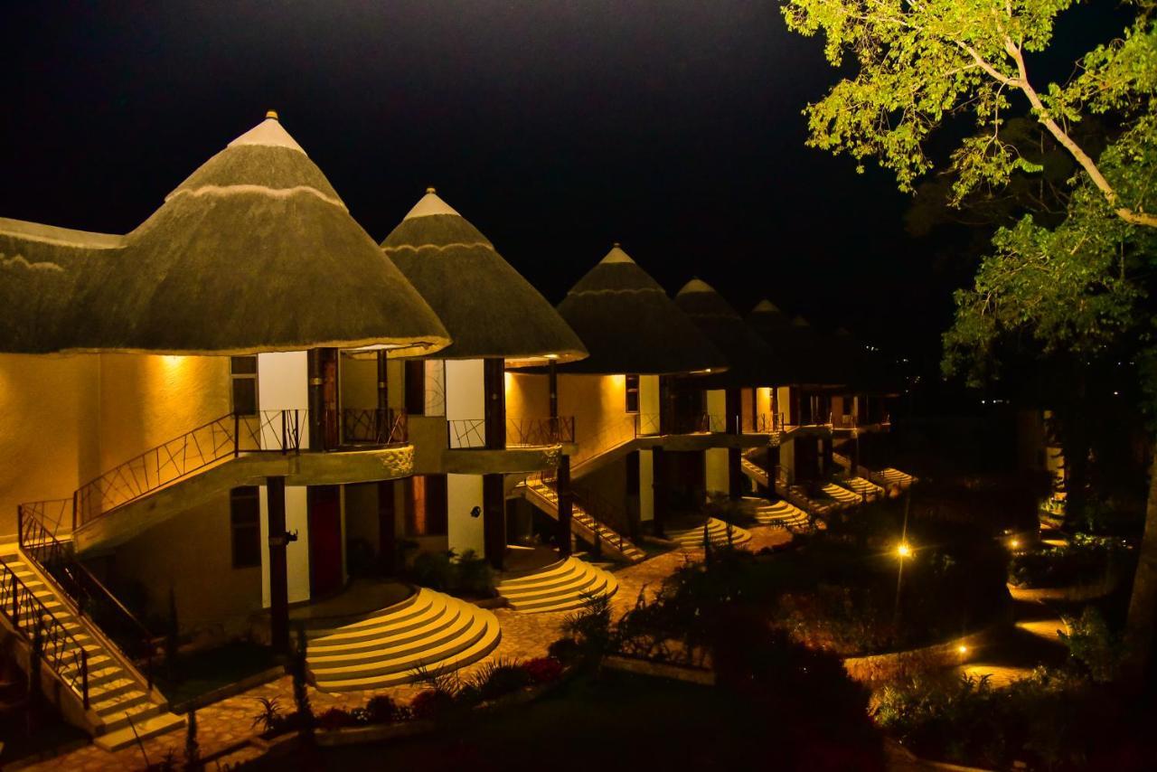 Forest Park Resort Buloba 外观 照片